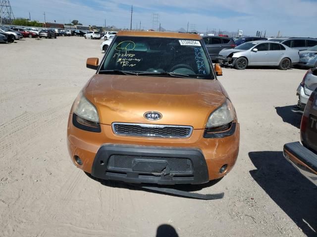 2011 KIA Soul +