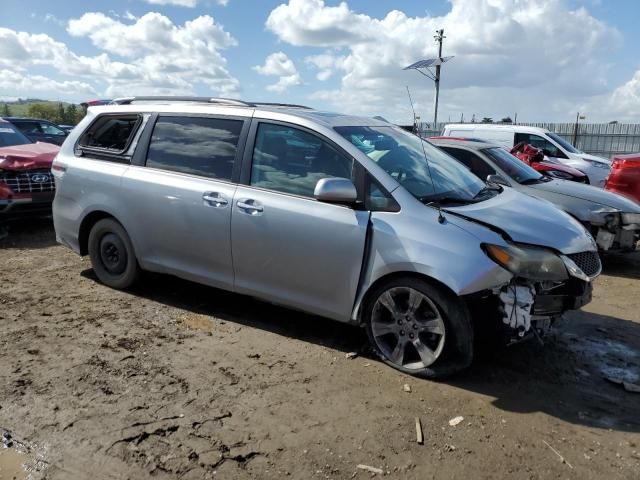 2013 Toyota Sienna Sport