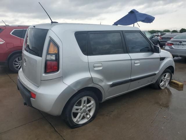 2010 KIA Soul +