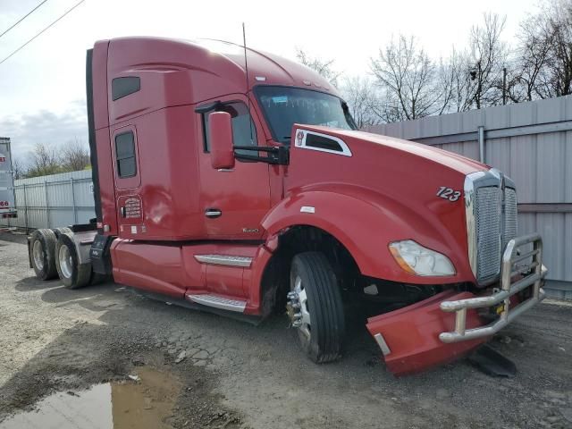 2016 Kenworth Construction T680