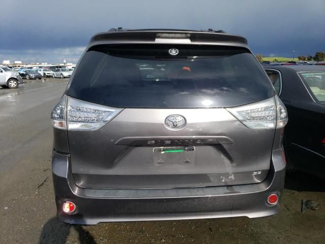 2011 Toyota Sienna Sport