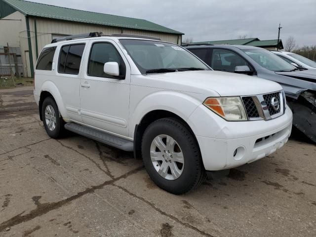 2005 Nissan Pathfinder LE