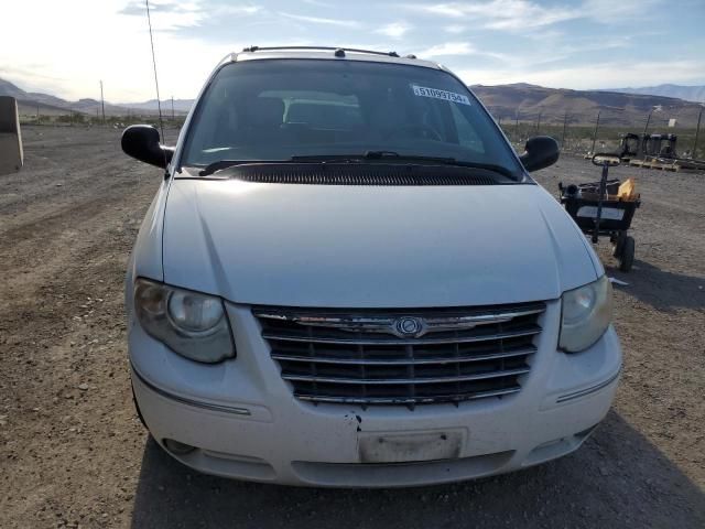 2005 Chrysler Town & Country Touring