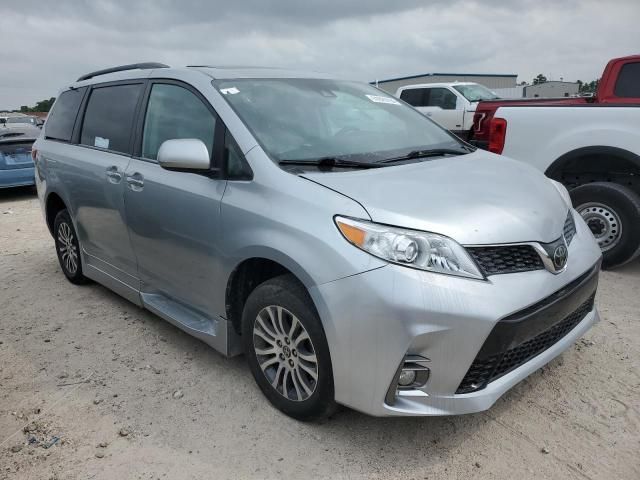 2020 Toyota Sienna XLE