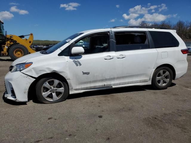 2020 Toyota Sienna LE