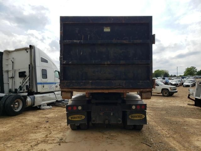 2000 Freightliner Conventional FLD120