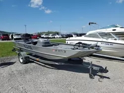 Salvage boats for sale at Lawrenceburg, KY auction: 1998 Generac Genesis