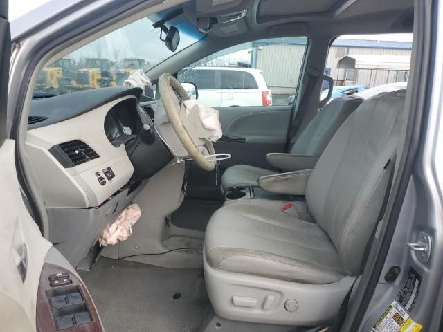 2013 Toyota Sienna XLE