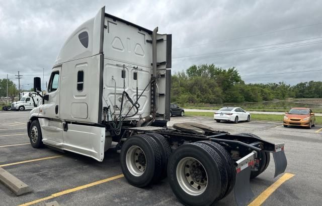 2015 Freightliner Cascadia 125