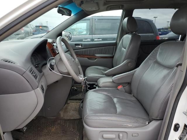 2005 Toyota Sienna XLE