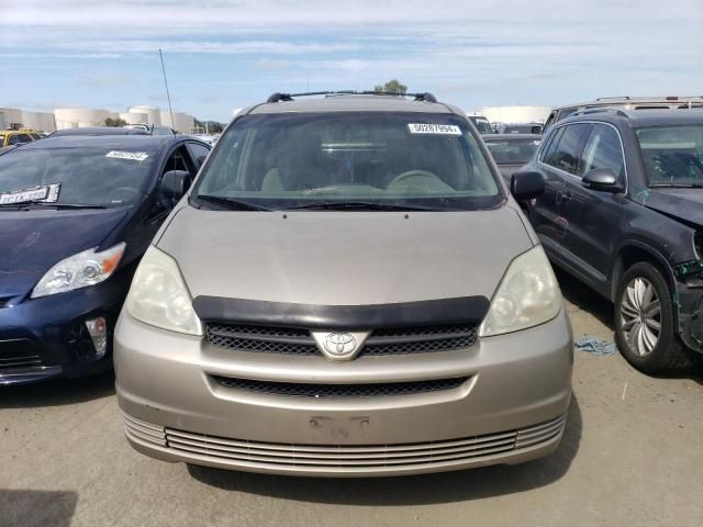 2004 Toyota Sienna CE