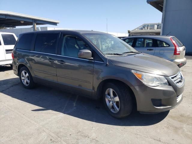 2010 Volkswagen Routan SE