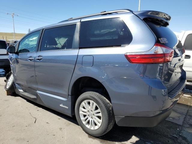 2017 Toyota Sienna XLE