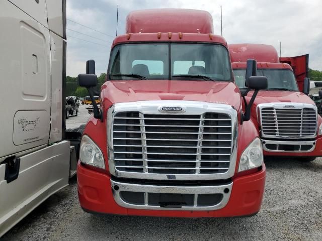 2016 Freightliner Cascadia 113