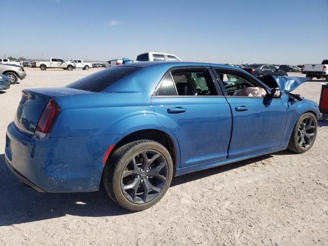 2022 Chrysler 300 Touring L