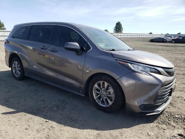 2021 Toyota Sienna LE