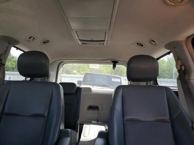 2010 Volkswagen Routan SE