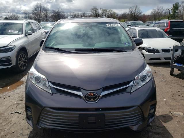 2019 Toyota Sienna XLE