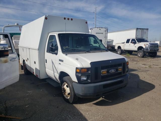 2012 Ford Econoline E350 Super Duty Cutaway Van