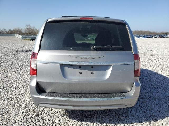 2013 Chrysler Town & Country Touring