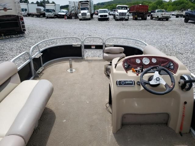 2014 Suntracker Boat