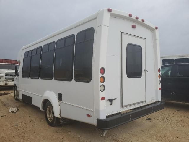 2016 Ford Econoline E450 Super Duty Cutaway Van