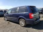 2015 Chrysler Town & Country Touring L