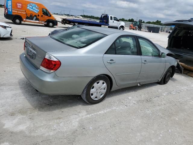 2005 Toyota Camry LE