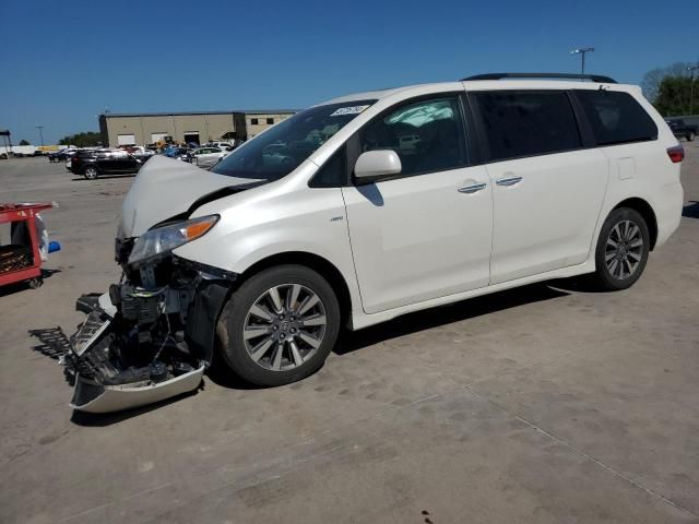 2020 Toyota Sienna XLE