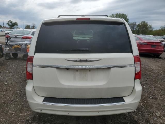 2012 Chrysler Town & Country Touring L