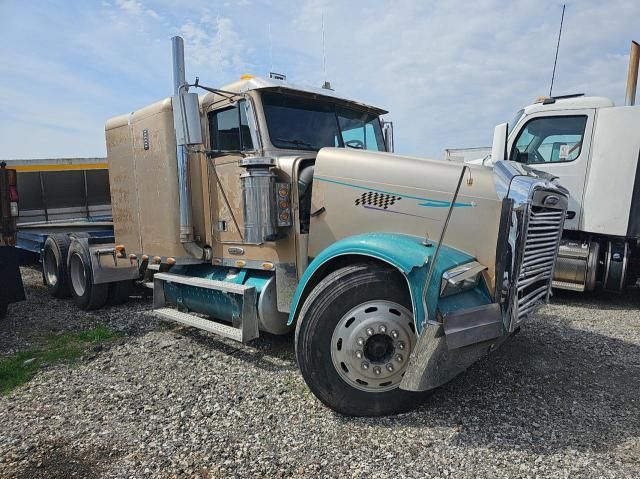 1999 Freightliner Conventional FLD120