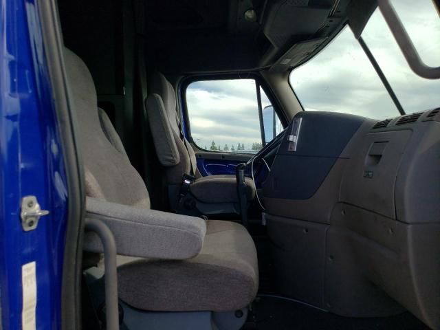 2013 Freightliner Cascadia 125