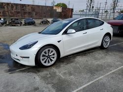 Carros salvage sin ofertas aún a la venta en subasta: 2022 Tesla Model 3