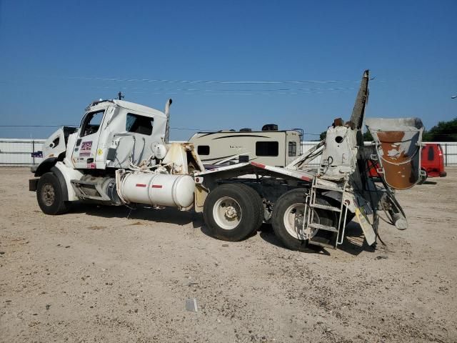 2018 Peterbilt 567