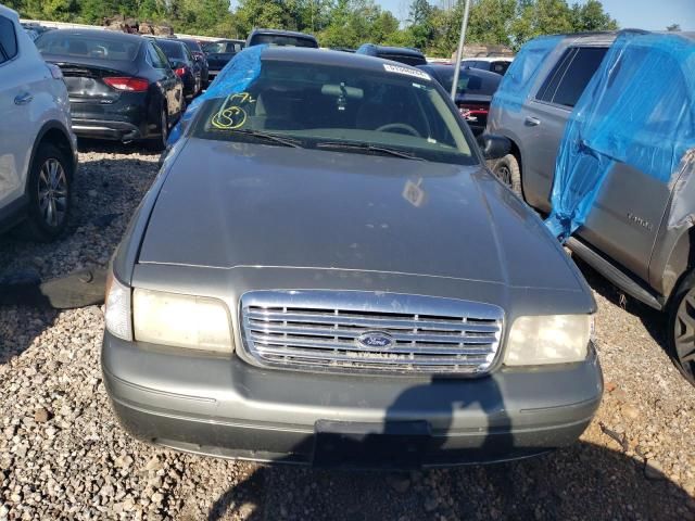 2004 Ford Crown Victoria