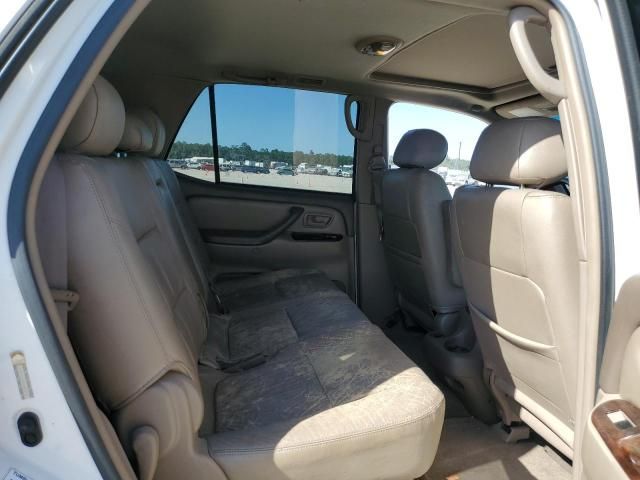 2004 Toyota Sequoia SR5