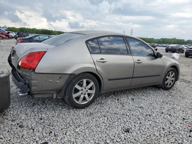 2004 Nissan Maxima SE