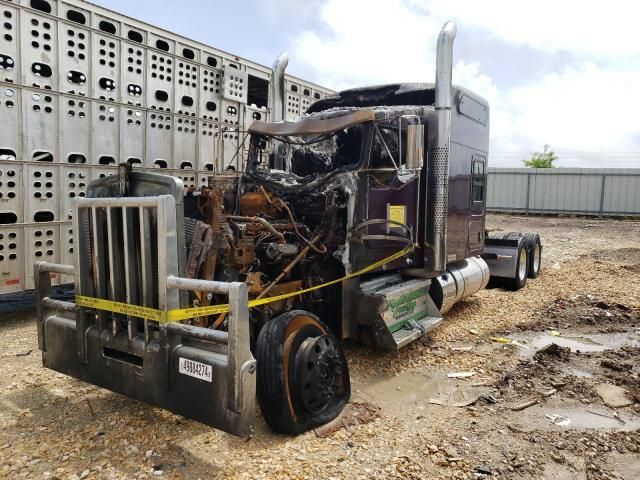 2023 Kenworth Construction W900