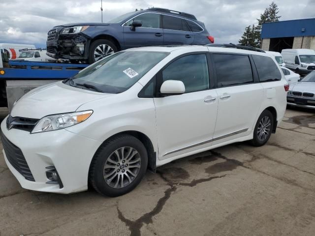 2020 Toyota Sienna XLE