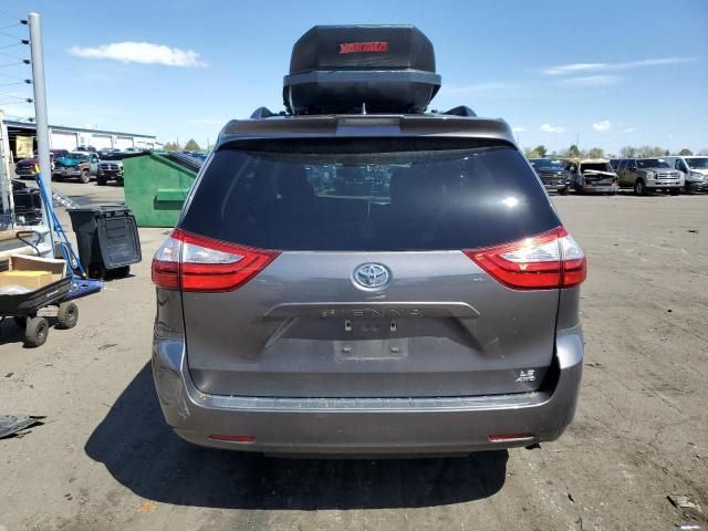 2019 Toyota Sienna LE