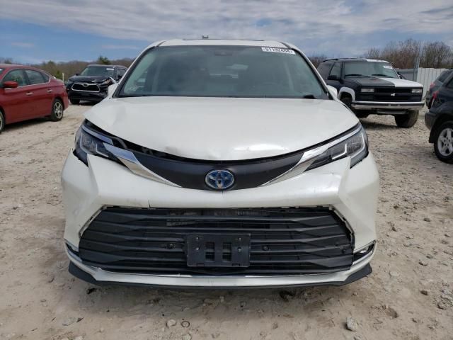 2021 Toyota Sienna XLE