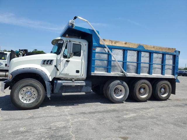 2012 Mack 700 GU700