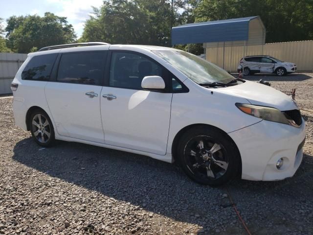 2013 Toyota Sienna Sport