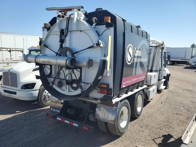 2018 Freightliner 114SD