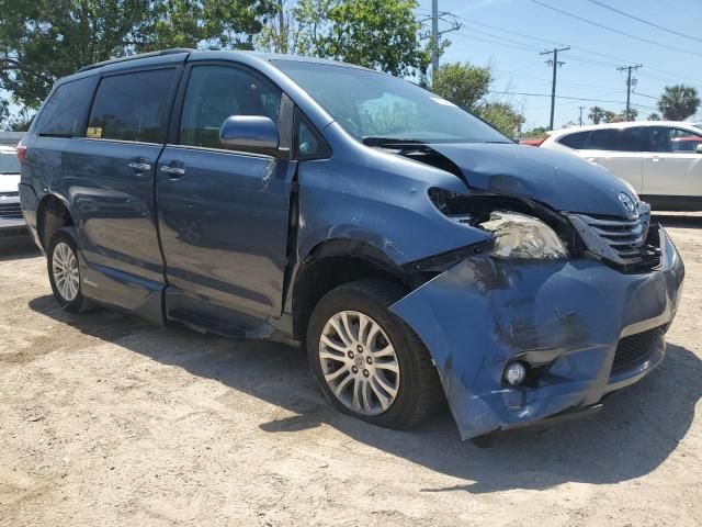 2017 Toyota Sienna XLE