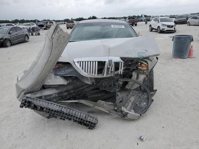 2003 Lincoln Town Car Executive