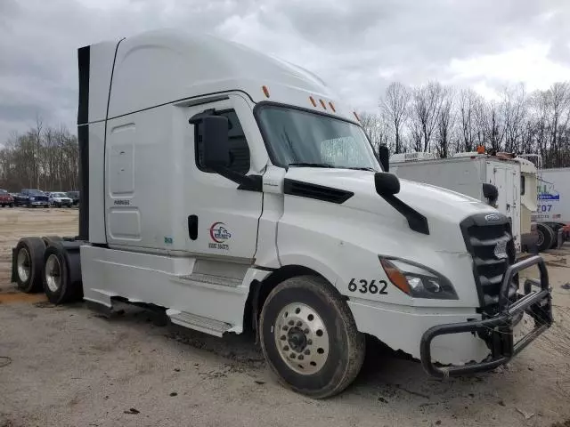 2022 Freightliner Cascadia 126