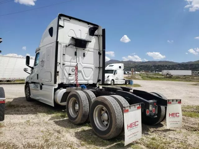 2019 Freightliner Cascadia 126