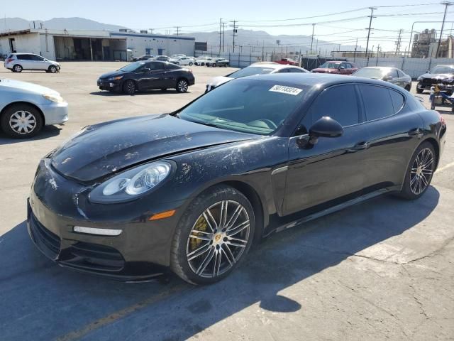 2016 Porsche Panamera 2