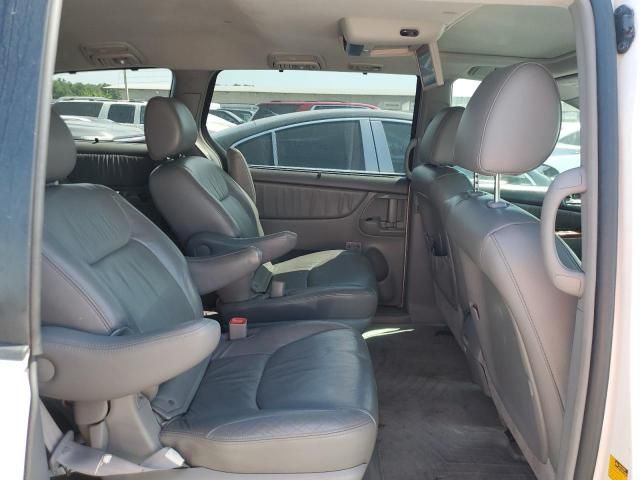 2010 Toyota Sienna XLE